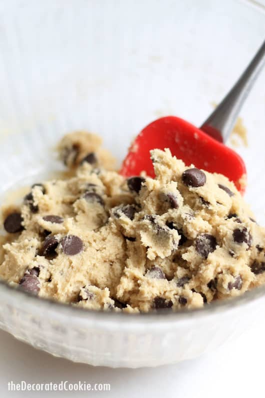 EDIBLE COOKIE DOUGH: Best chocolate chip cookie dough recipe