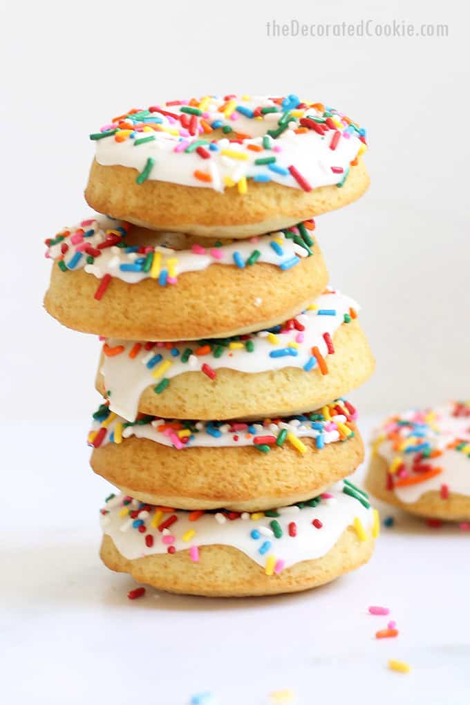 EASY BAKED DONUT RECIPE -- One bowl, quick vanilla baked donuts. Top with donut glaze and sprinkles for a delicious treat or dessert.